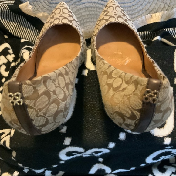 Coach Women's Beige Patterned Heels - Picture 5 of 9